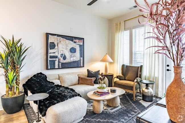1BR, 1BA - 726SF - Living Room