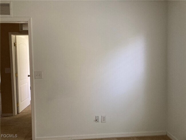 Building Photo - 2802 10th St SW