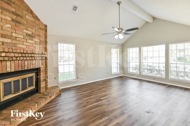 Photo - 70 Timberspire Ln