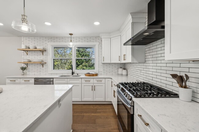 Photo - 4604 Mountainview Dr