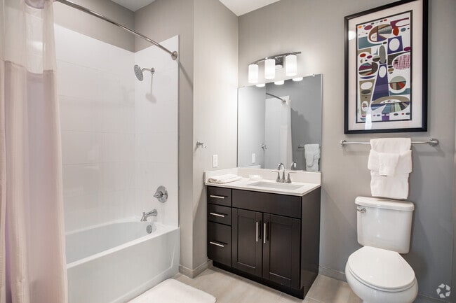 1 BR, 1 BA - 750 SF