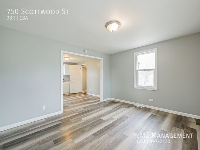 Photo - 750 Scottwood St