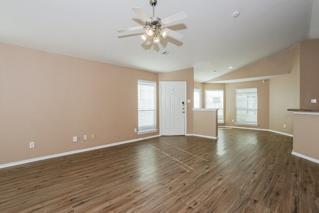 Photo - 6440 Regina Dr