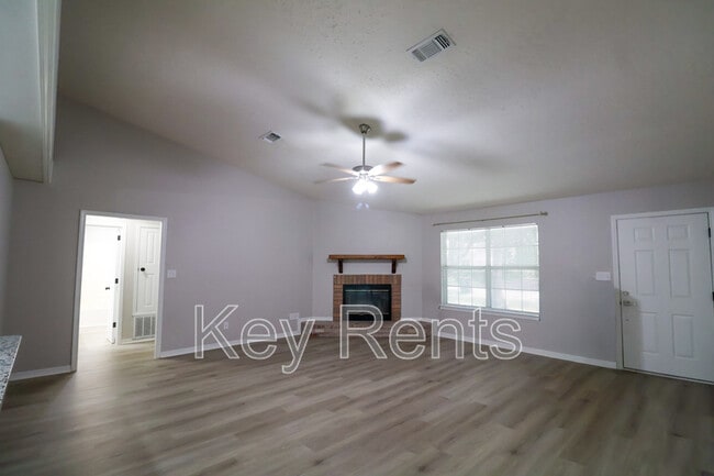 Photo - 9001 Thompson Dr