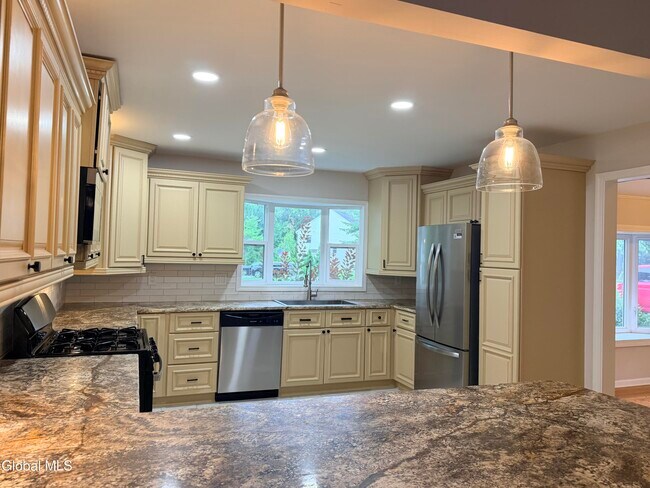 Photo - 7 Fenway Ct