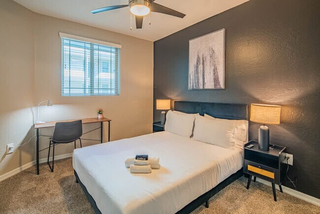 Photo - 1275 E University Dr Unit ID1263053P