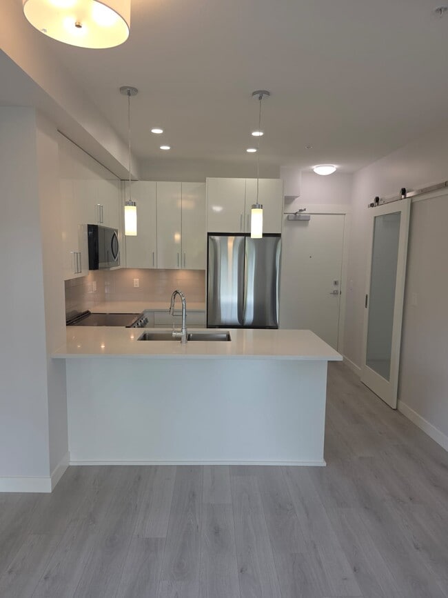 Photo - 33886 Pine St