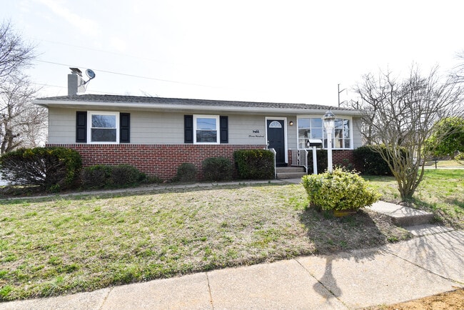 Building Photo - 300 Bowers Ave
