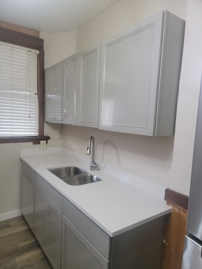 Photo - 326 Longmore Ave