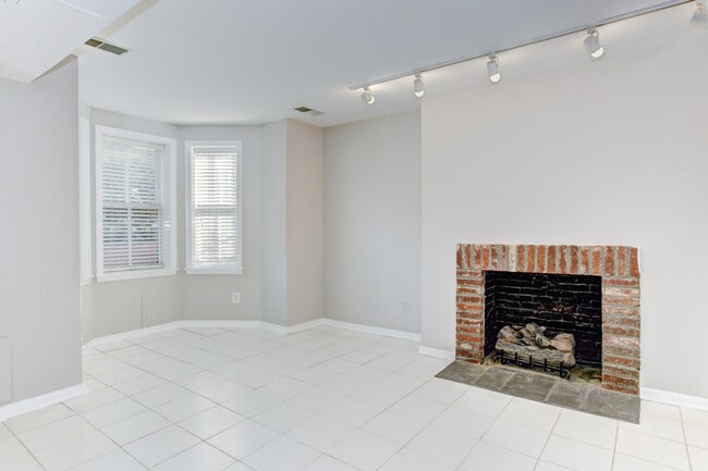 Building Photo - 1011 S St NW Rental