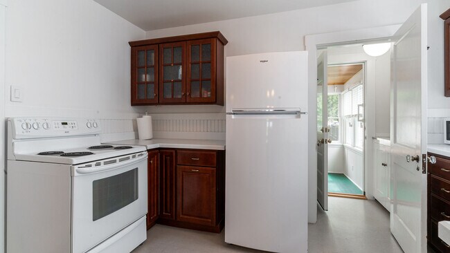 Photo - 19 Holden Rd Unit 1