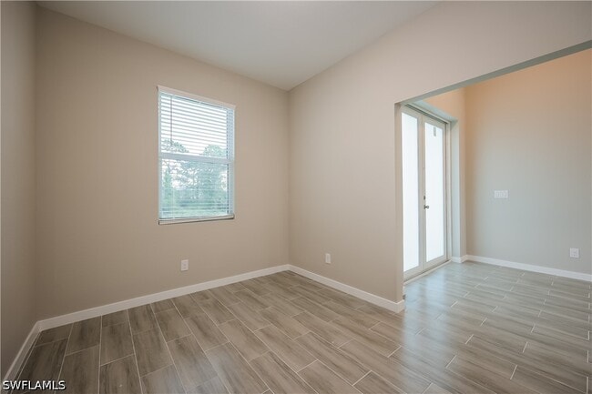 Photo - 3204 66th St W