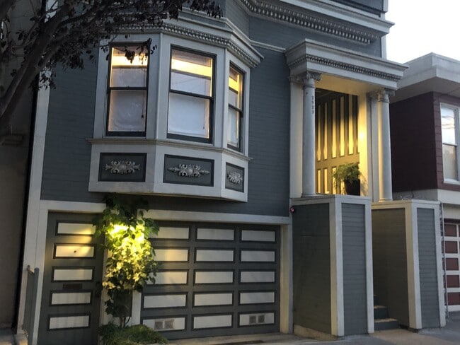 Building Photo - 2929 23rd St Rental