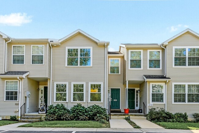 Building Photo - 808 Yorkview Dr