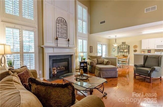 Photo - 15132 Edindale Dr