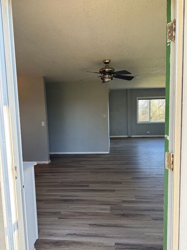 Photo - 21100-21106 NW Reeder Rd Unidad 21104