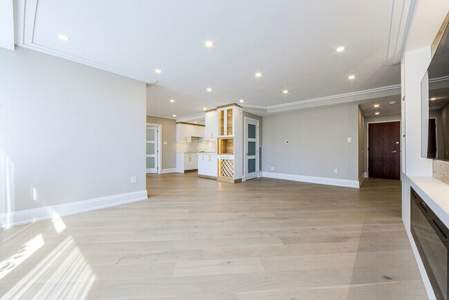 Photo - 500-500 Avenue Rd