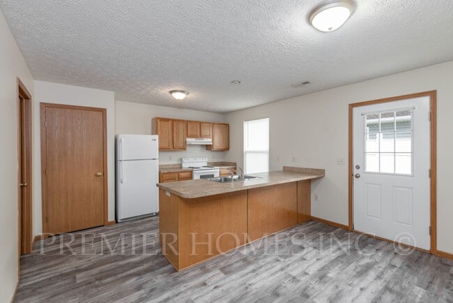 Photo - 92-92 Meadow Wood Dr Unit 76A