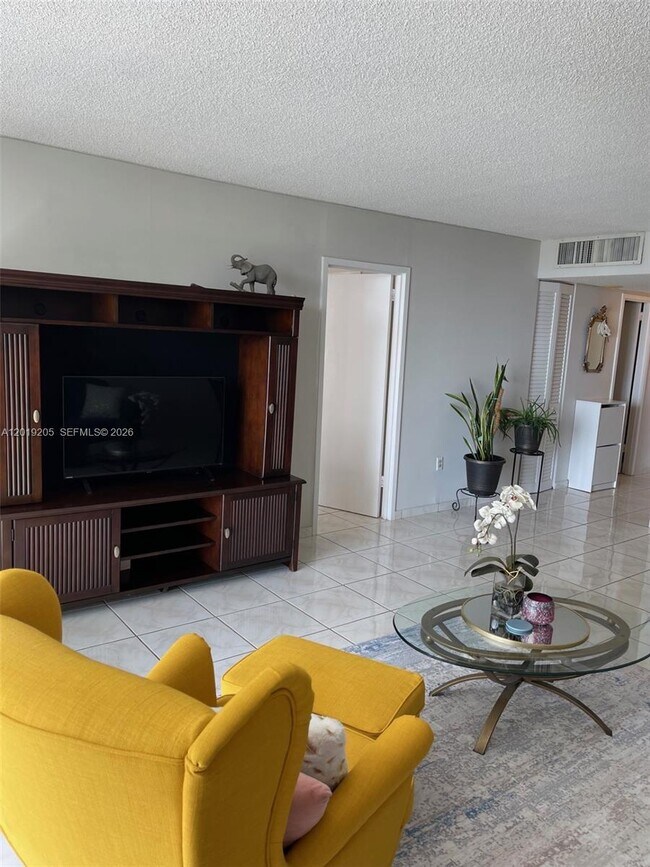 Photo - 5701 Collins Ave Unit 511