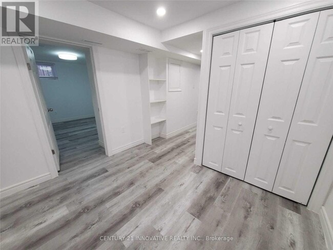 Photo - 991 Hortop St