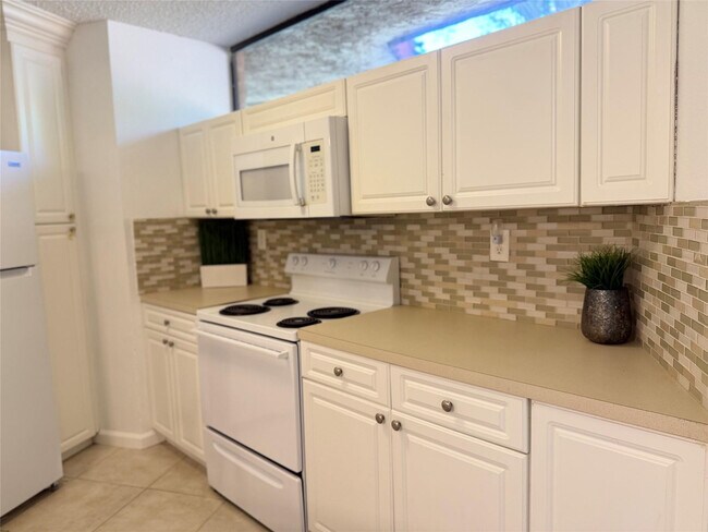 Photo - 8183 Severn Dr