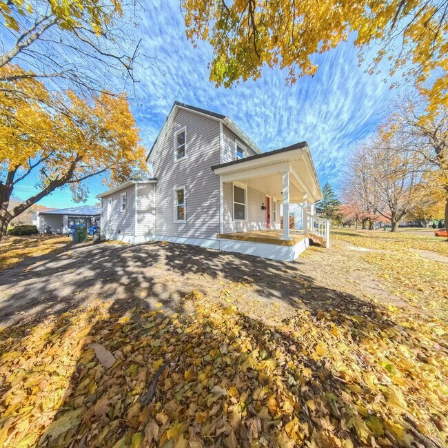 Photo - Newly remodeled 3 bedroom 1 bathroom home-...