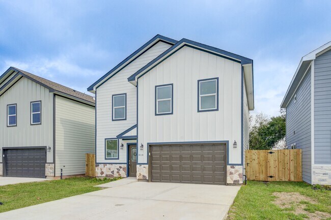 Photo - 410 N 4th St