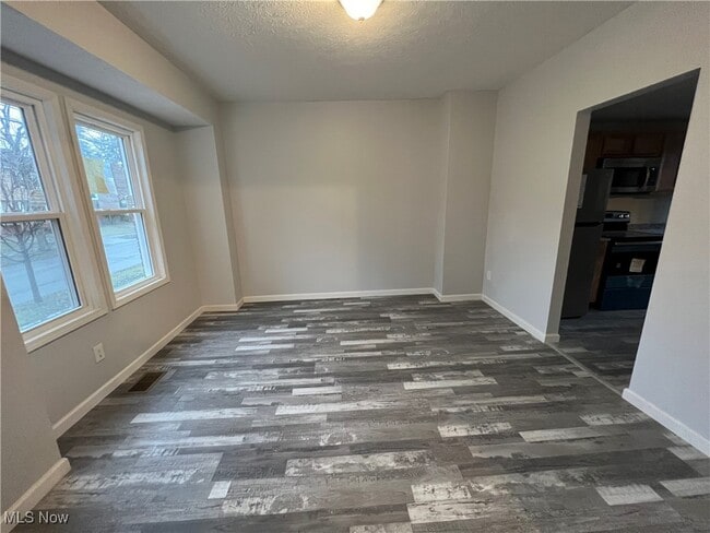 Building Photo - 3633 Tullamore Rd Rental