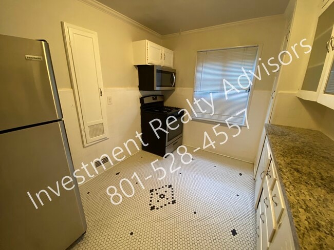 Photo - 225 E Spencer Ct