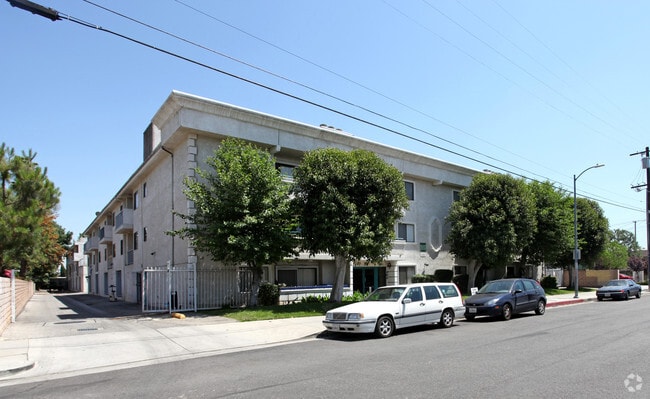 Building Photo - 7636 Fulton Ave.