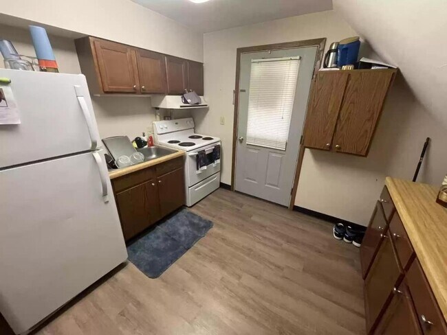 Photo - 201 State St