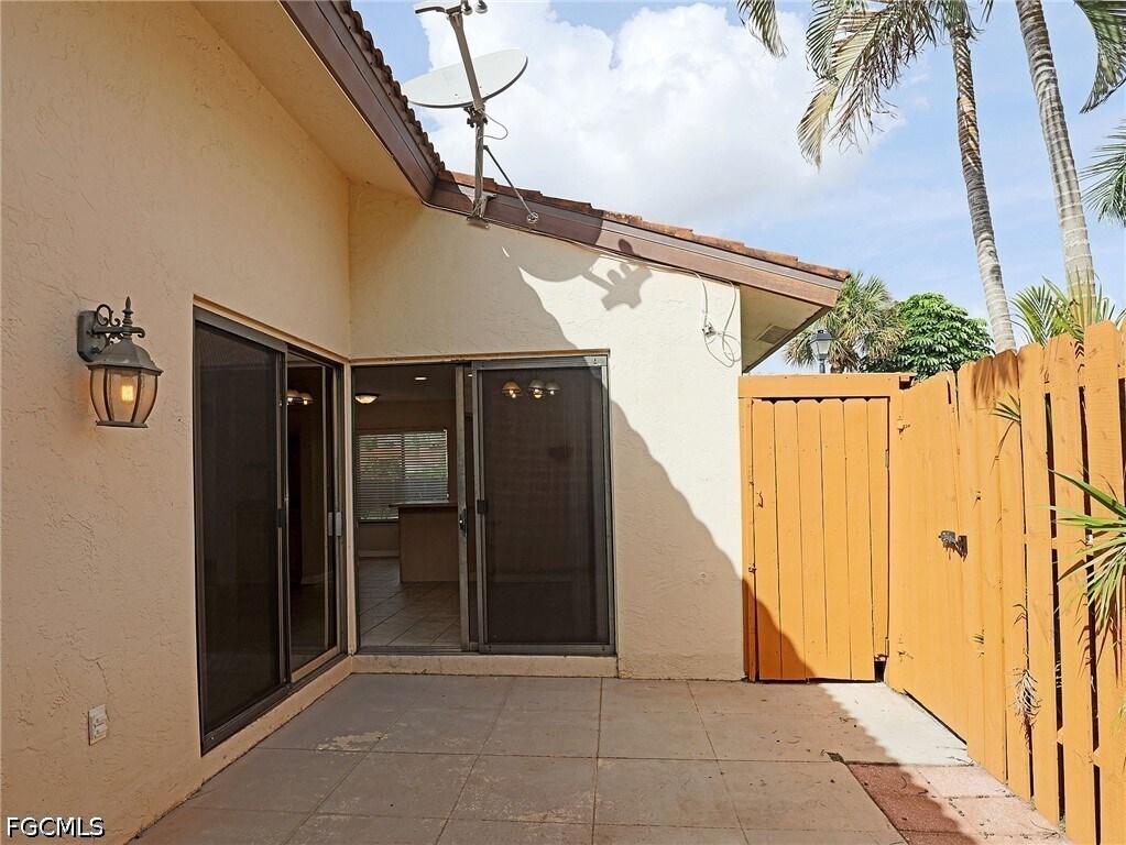 Photo - 1420 Park Shore Cir Unit 3