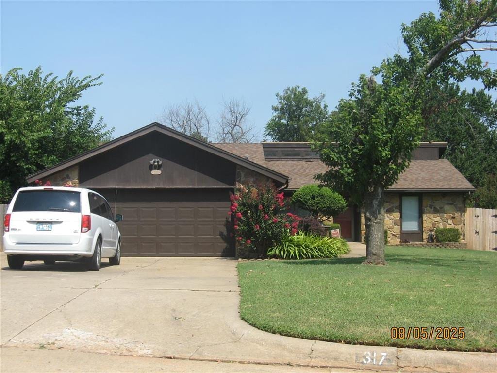 Photo - 317 Sahoma Terrace