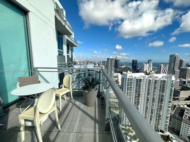 Photo - 92 SW 3rd St Unidad PH5213