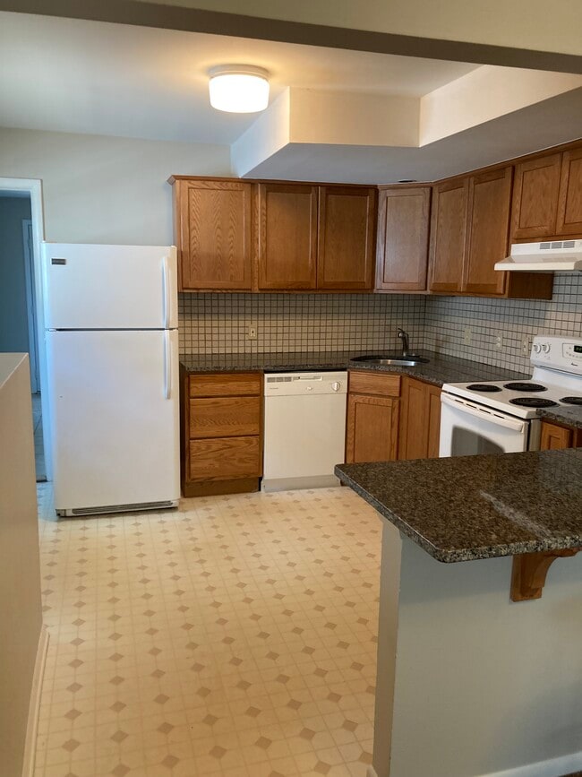 Kitchen - 128 Muir Rd Unit #A