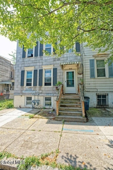 Photo - 252 Morton Ave