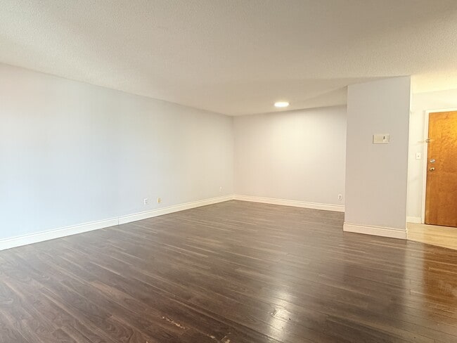 Photo - 10 Pearl St W Unit 106