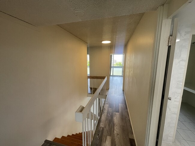 Photo - 500 University Ave