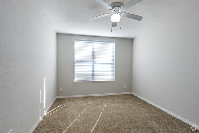 3 BR, 2 BA - 1,296SF