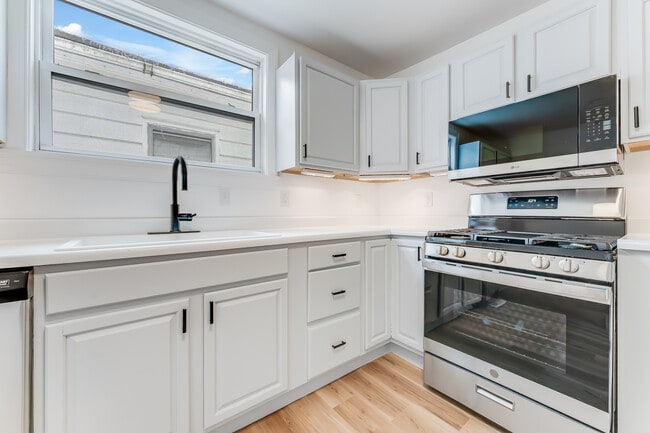 Photo - 2112 Gould Ave