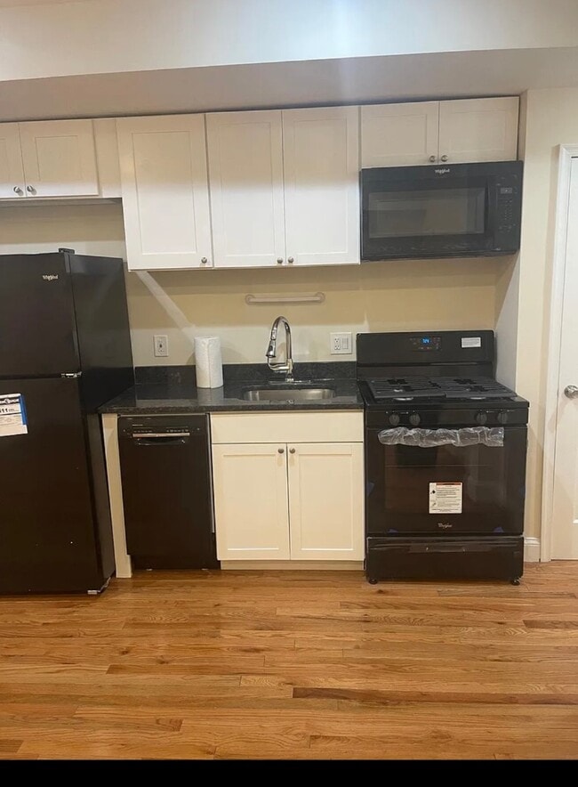 Photo - 1141 Owen Pl NE