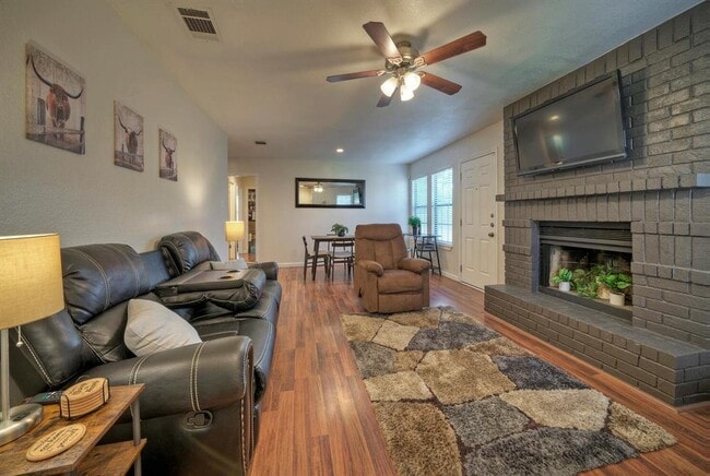 Photo - 1004 Hyridge St Townhome