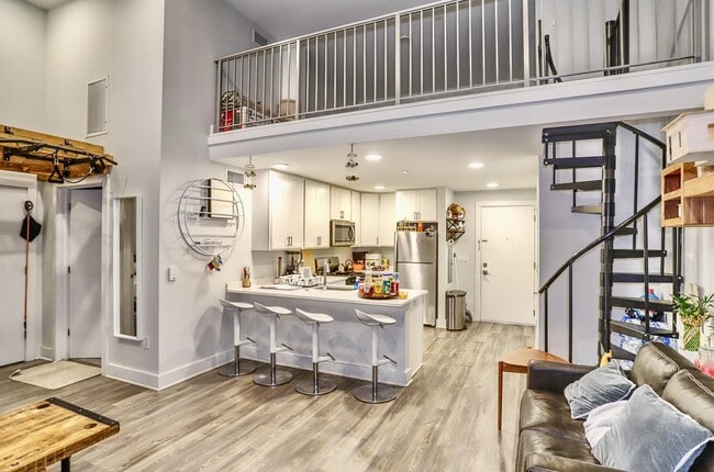 Building Photo - 660 Grand St Unit 212 Rental