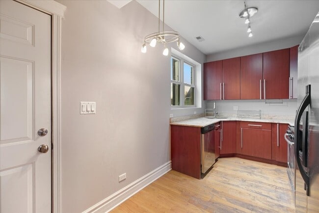 Photo - 1951 N Monticello Ave Unit 2