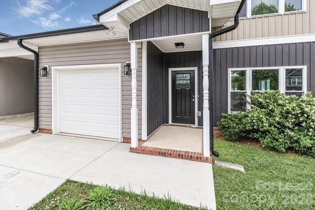 Photo - 1022 W C St