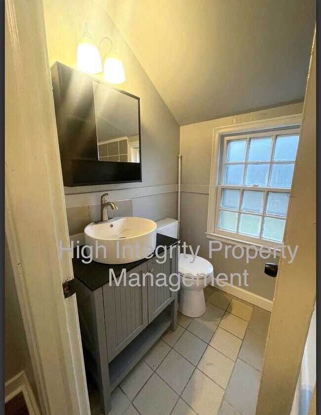 Photo - 822 Adams St Unit B