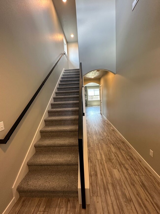 Photo - Charming and Modern Redmond Home: Pet-Friendly, Two-Car Garage, and More!