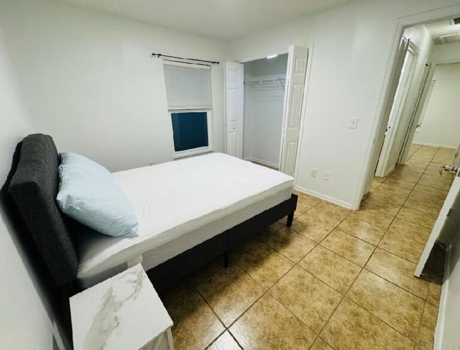 Photo - 536 Cheshire Way