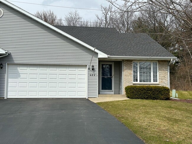 Building Photo - 482 Fox Ln