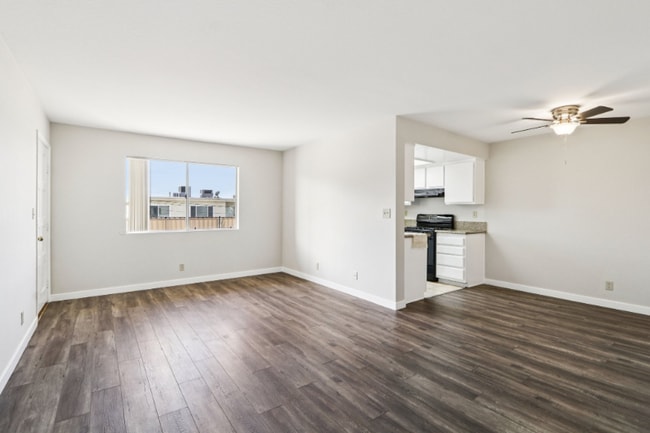 Photo - 700 E Cedar Ave Unidad 105